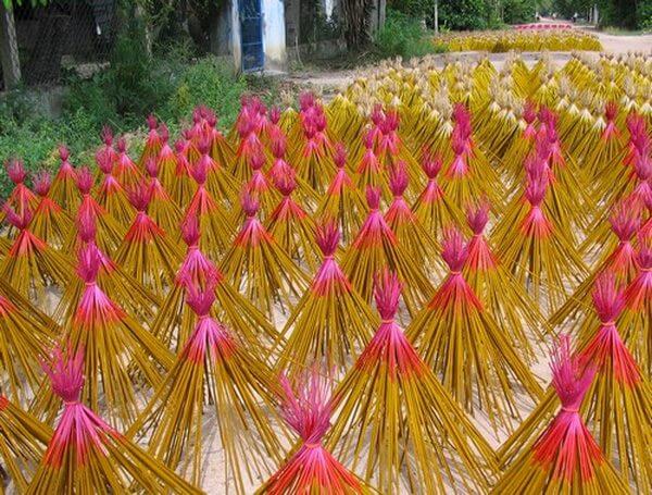 Khói nhang độc hại không kém gì khói thuốc lá 7