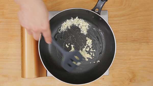 Lạ miệng món chân gà chiên sốt cay kiểu Hàn Quốc 50 Lạ miệng món chân gà chiên sốt cay kiểu Hàn Quốc 22