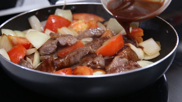 Lạ miệng, ngon cơm với món thịt bò xào cà chua 54 Lạ miệng, ngon cơm với món thịt bò xào cà chua 26