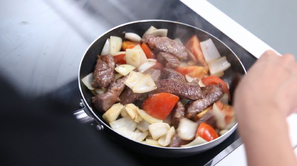 Lạ miệng, ngon cơm với món thịt bò xào cà chua 53 Lạ miệng, ngon cơm với món thịt bò xào cà chua 25
