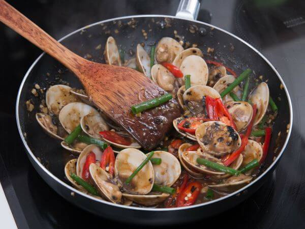 Lạ miệng với nghêu xào tỏi sốt tương đen 55 nghêu xào tỏi sốt tương đen 9