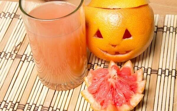 Làm đèn lồng Halloween từ quả cam cho con 44 Làm đèn lồng Halloween từ quả cam cho con 16