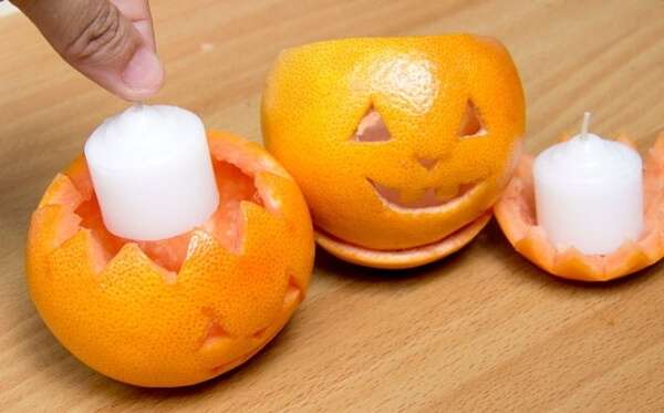 Làm đèn lồng Halloween từ quả cam cho con 47 Làm đèn lồng Halloween từ quả cam cho con 19