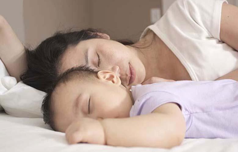Làm thế nào để hạn chế tình trạng bẹp đầu ở trẻ sơ sinh? 35 Làm thế nào để hạn chế tình trạng bẹp đầu ở trẻ sơ sinh? 7
