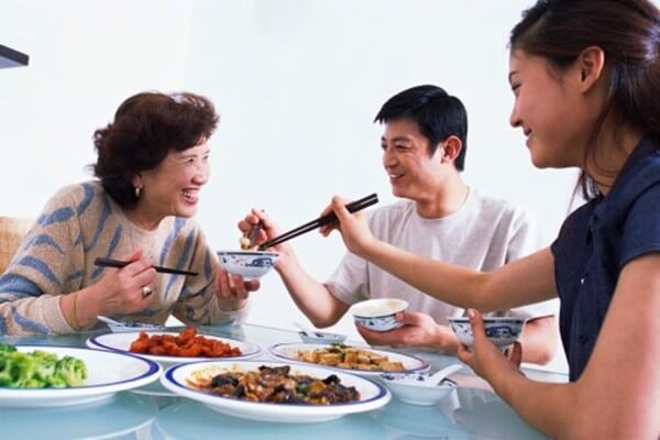Làm thế nào để thu hẹp khoảng cách giữa con rể và bố mẹ vợ? 5