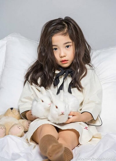 Lộ diện em bé xinh nhất Hàn Quốc gây "náo loạn" cư dân mạng 55 Lộ diện em bé xinh nhất Hàn Quốc gây "náo loạn" cư dân mạng 27