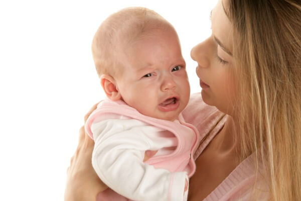 Mách mẹ 11 cách đơn giản dỗ bé yêu nín khóc 10