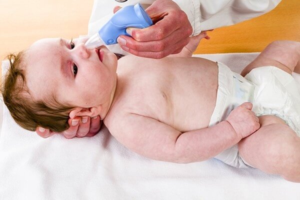 Mách mẹ 5 cách thông nghẹt mũi cho bé an toàn 6