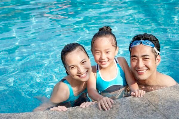 Mách mẹ bí quyết đảm bảo sức khỏe cho bé khi đi bơi 35 mach-me-bi-quyet-dam-bao-suc-khoe-cho-be-khi-di-boi