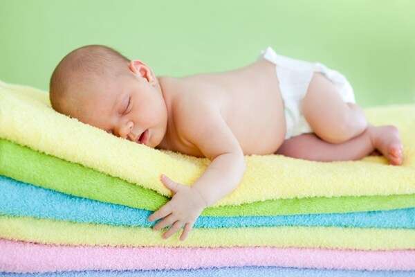 Mách mẹ cách chọn tã phù hợp với con 34 ta-quan-trong-voi-giac-ngu-cua-be-nhu-the-nao