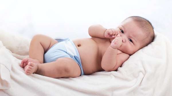 Mách mẹ cách chọn tã phù hợp với con 35 ta-quan-trong-voi-giac-ngu-cua-be-nhu-the-nao