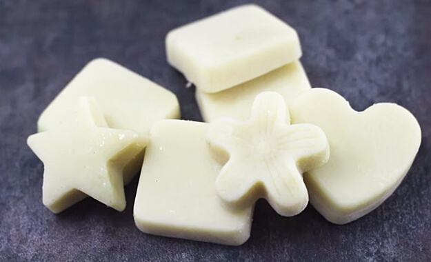 Mách mẹ cách làm lotion bar dưỡng ẩm cực kỳ đơn giản 45 Mách mẹ cách làm lotion bar dưỡng ẩm cực kỳ đơn giản 17
