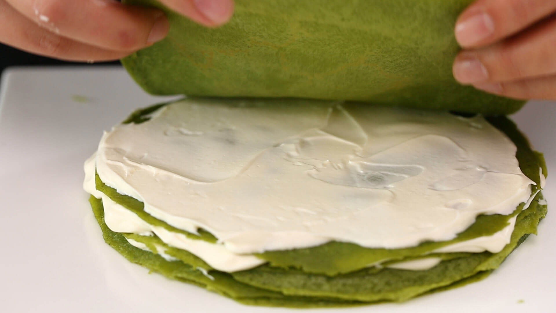 Mách mẹ công thức làm bánh crepe trà xanh đẹp mắt ngon miệng 50 Mách mẹ công thức làm bánh crepe trà xanh đẹp mắt ngon miệng 22