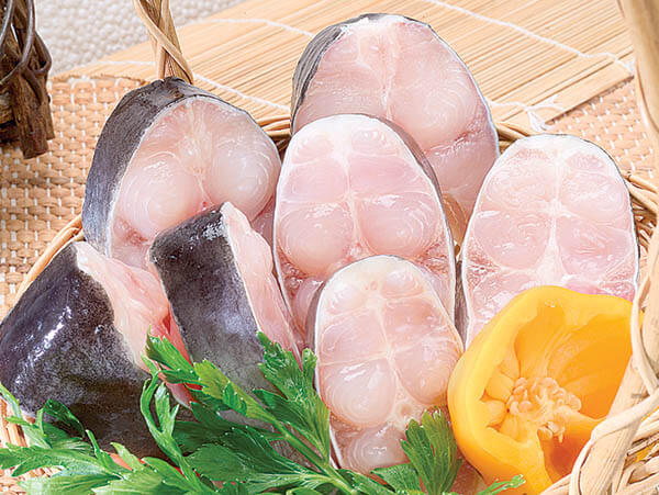 Mang thai ăn gì để con sinh ra có đôi mắt sáng, khỏe đẹp 36 Thêm cá không chứa thủy ngân vào thực đơn