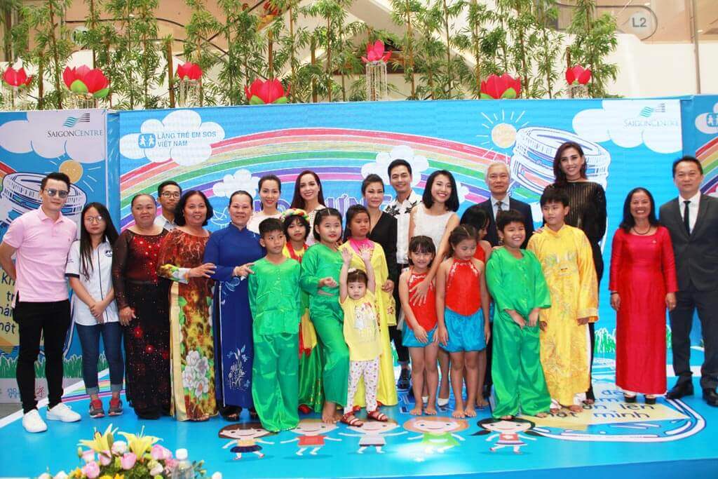MC Phan Anh trở thành đại sứ thiện chí của chương trình Lọ đựng tình thương lần 2 39 MC Phan Anh trở thành đại sứ thiện chí của chương trình Lọ đựng tình thương lần 2 11