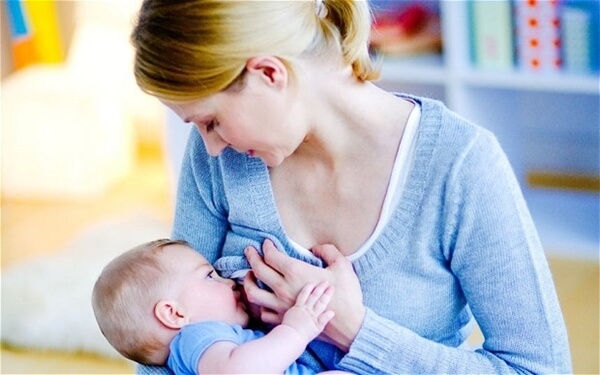 Mẹ bị bệnh, làm sao để con bú mẹ an toàn? 35 Mẹ bị bệnh, làm sao để con bú mẹ an toàn? 7