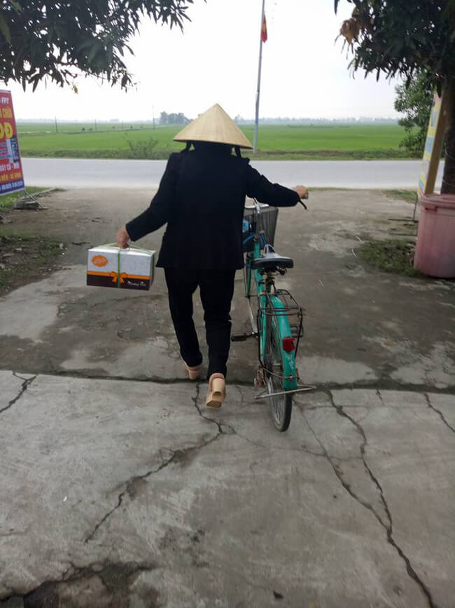 Mẹ chồng đạp xe 4km mua bánh sinh nhật cho con dâu 37 Mẹ chồng đạp xe 4km mua bánh sinh nhật cho con dâu 10
