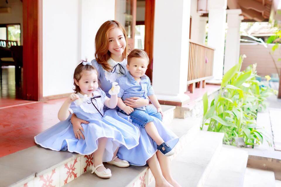 Mẹ con Elly Trần lại gây thương nhớ với tông màu xanh yên ả 40 Mẹ con Elly Trần lại gây thương nhớ với tông màu xanh yên ả 12