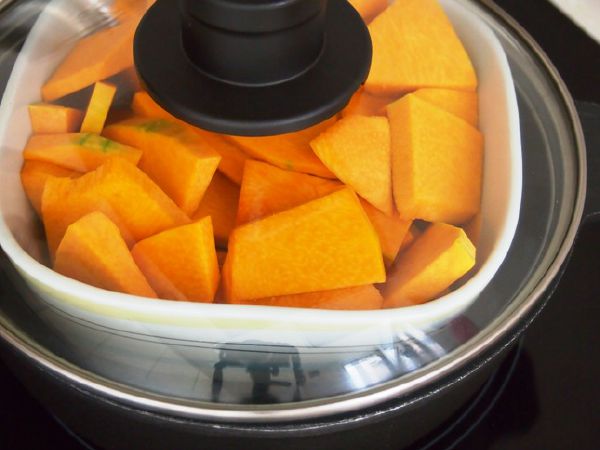 Mẹ làm bánh bí đỏ giòn thơm cho bé măm sáng 57 bánh bí đỏ4