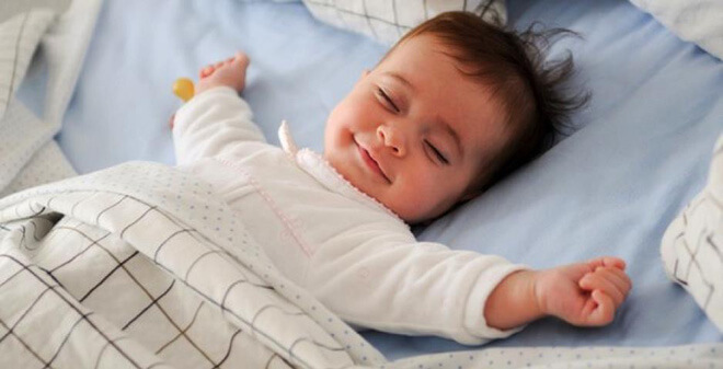 Mẹ ơi, 6 bí kíp giúp con nằm điều hòa mà không bị ốm đây! 9