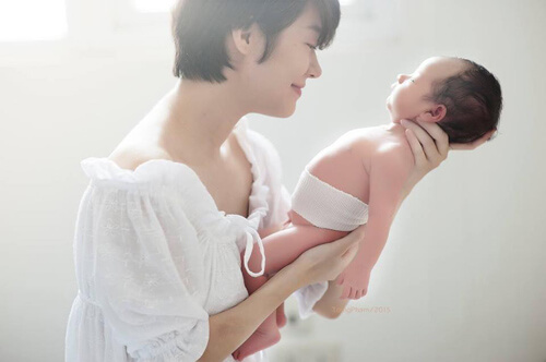 Mẹ sau sinh đẹp như hotgirl nhờ gừng, nghệ 38 me-sau-sinh-dep-nhu-hotgirl-nho-gung-nghe