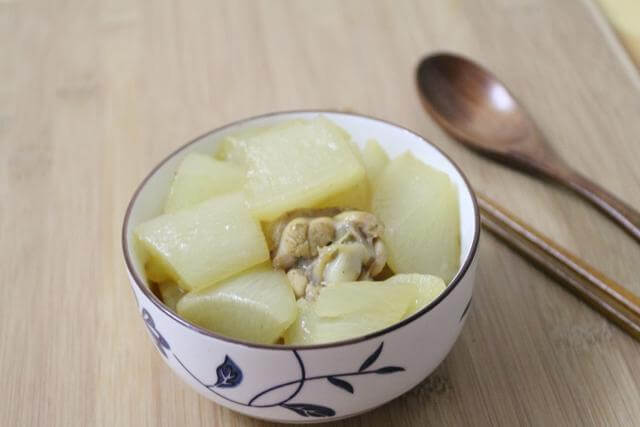 Mẹ trổ tài nấu món canh gà củ cải trắng ngọt mát cho bé thưởng thức ngày Tết 49 Mẹ trổ tài nấu món canh gà củ cải trắng ngọt mát cho bé thưởng thức ngày Tết 23
