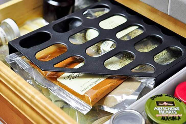 Mẹo biến khay đựng hồ sơ thành những món đồ tiện ích 63 Mẹo biến khay đựng hồ sơ thành những món đồ tiện ích 35