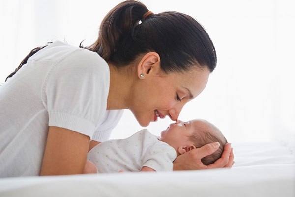 Mẹo để ba mẹ vượt qua ba tháng đầu tiên với bé 8