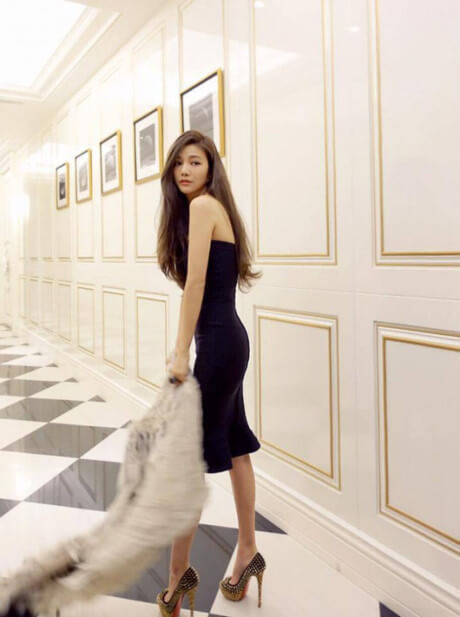Mời bạn cùng đoán tuổi của "hot girl" siêu đáng yêu này! 63 nhi