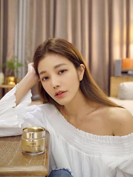 Mời bạn cùng đoán tuổi của "hot girl" siêu đáng yêu này! 59 nhi