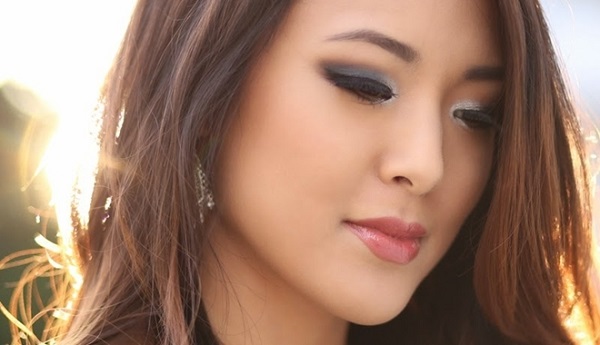Một đôi mắt được tô điểm khéo léo khiến cho gương mặt trở nên ấn tượng hơn 37 mot-doi-mat-duoc-to-diem-kheo-leo-khien-cho-guong-mat-tro-nen-an-tuong-hon