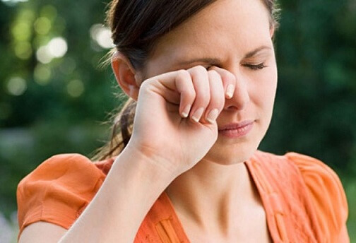 Nên và không nên cho mẹ bầu vào mùa đau mắt đỏ 7