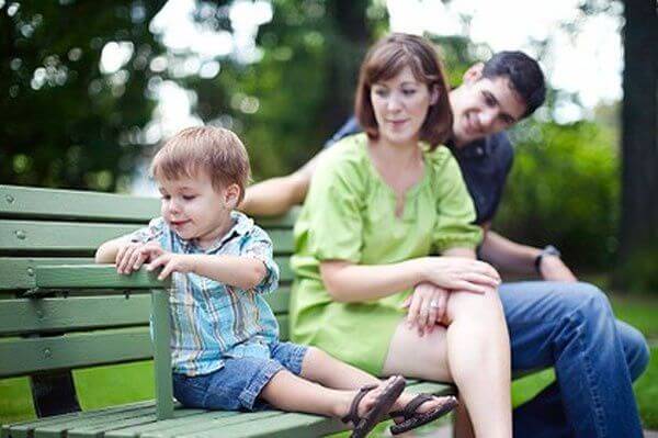 Nếu trẻ bị các hội chứng này, chứng tỏ bạn đã cưng chiều con thái quá 37 chieu con