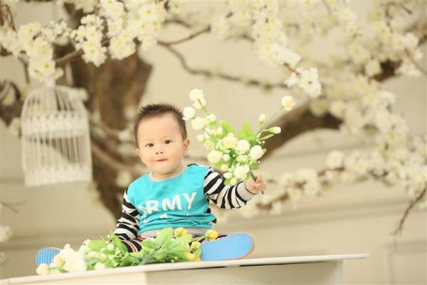 Ngắm ảnh tạo dáng đón xuân cực yêu của các siêu mẫu nhí 40