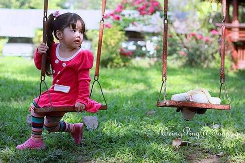 ngam-co-be-4-tuoi-co-guong-mat-sieu-de-thuong