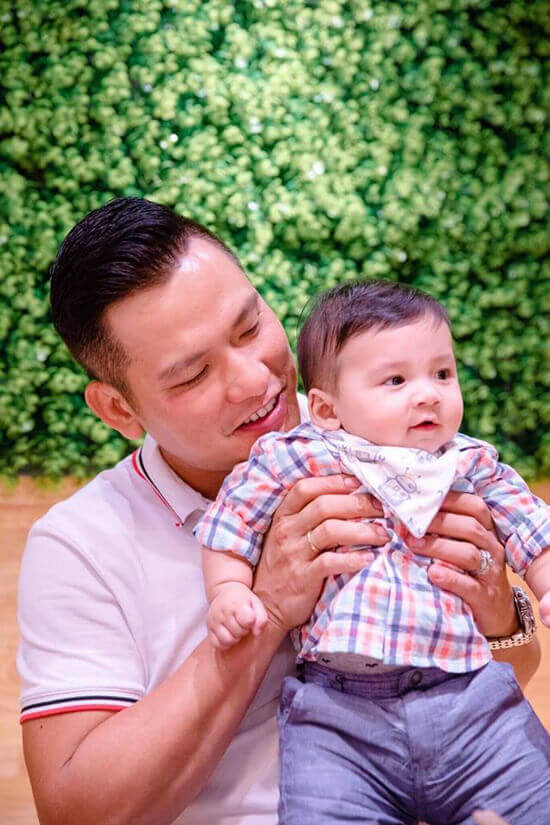 Ngắm mãi không chán con trai út của hoa hậu Jennifer Phạm 16