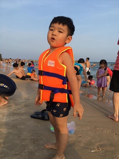 Ngắm nhìn vẻ đáng yêu của quý tử "mắt hí" con trai Diệp Bảo Ngọc 49 Ngắm nhìn vẻ đáng yêu của quý tử "mắt hí" con trai Diệp Bảo Ngọc 21