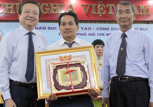 Nghe thầy cô kể chuyện buồn vui 20/11 35 nghe-thay-co-ke-chuyen-buon-vui-20-11