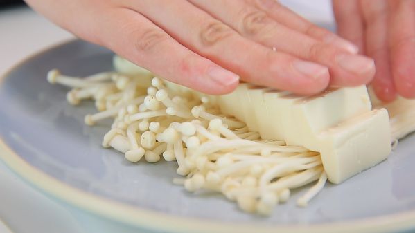 Ngon bổ với nấm kim châm hấp đậu hũ 42 Ngon bổ với nấm kim châm hấp đậu hũ 14