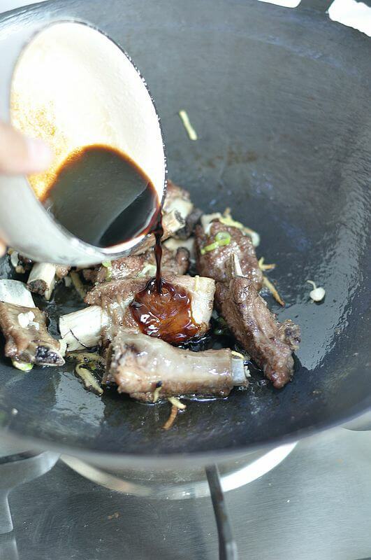 Ngon miệng với món sườn xào chua chua, ngọt ngọt 32
