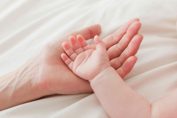 Người đàn ông trở thành chú của chính đứa con mình đã thụ tinh 6