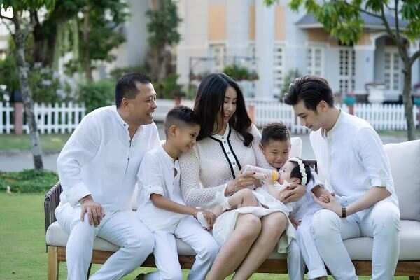 Ngưỡng mộ tổ ấm hạnh phúc tràn đầy tiếng cười của hoa hậu Hà Kiều Anh 42 Ngưỡng mộ tổ ấm hạnh phúc tràn đầy tiếng cười của hoa hậu Hà Kiều Anh 14
