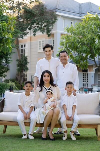 Ngưỡng mộ tổ ấm hạnh phúc tràn đầy tiếng cười của hoa hậu Hà Kiều Anh 45 Ngưỡng mộ tổ ấm hạnh phúc tràn đầy tiếng cười của hoa hậu Hà Kiều Anh 17