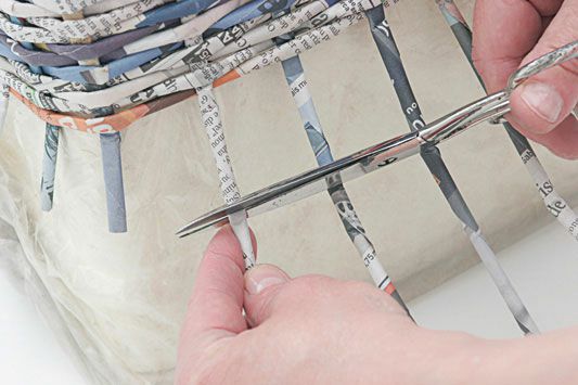 Nhà cửa gọn gàng nhờ giỏ đựng phong cách từ giấy báo cũ 98