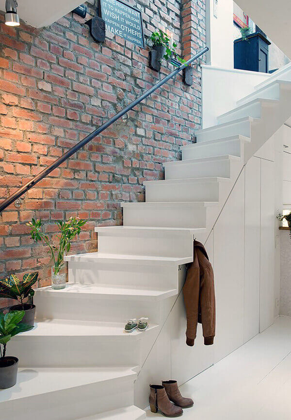 Nhà đẹp như mơ với 15 cách tận dụng triệt để gầm cầu thang 23