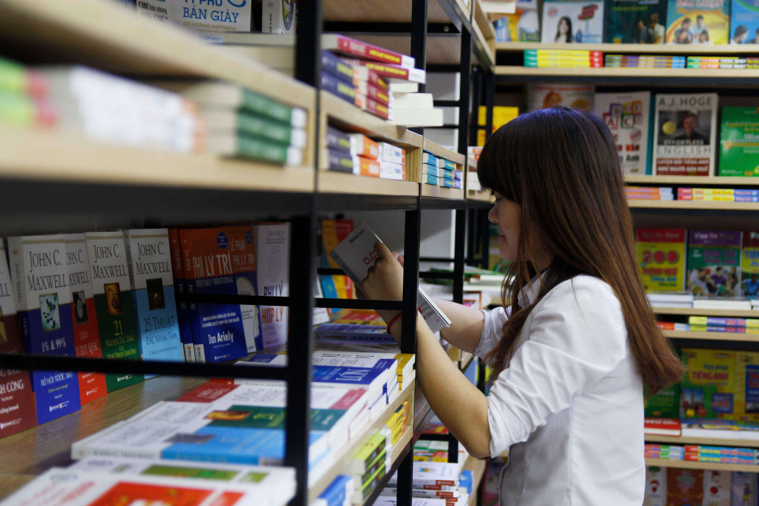Nhà sách Saigon Books, nơi giao lưu lý tưởng của những người yêu sách 34 Nhà sách Saigon Books, nơi giao lưu lý tưởng của những người yêu sách 7