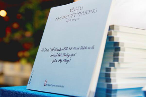 Nhà thơ Nguyễn Phong Việt: “Tôi vẫn đang tự tin vào cảm hứng của bản thân” 34 Nhà thơ Nguyễn Phong Việt: “Tôi vẫn đang tự tin vào cảm hứng của bản thân” 6