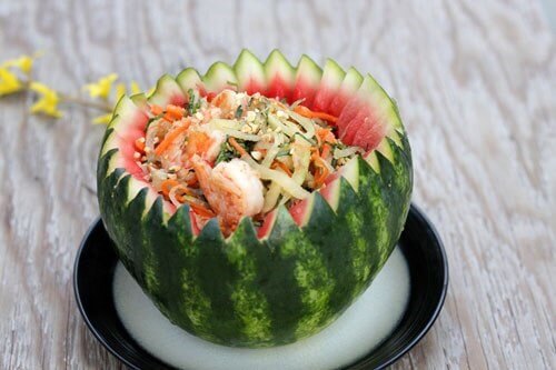 Nhiều món ăn ngon từ vỏ dưa hấu ít người biết 38 Nhiều món ăn ngon từ vỏ dưa hấu ít người biết 10