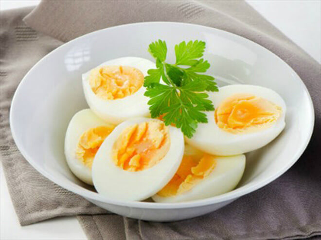 Nhớ 8 lưu ý quan trọng này khi ăn trứng kẻo hại cho sức khỏe 35 dang-doi