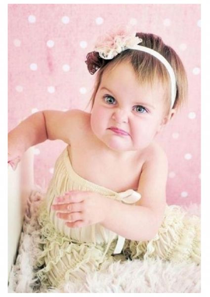 Những biểu cảm của bé khiến bạn không thể nhịn cười 62 em be